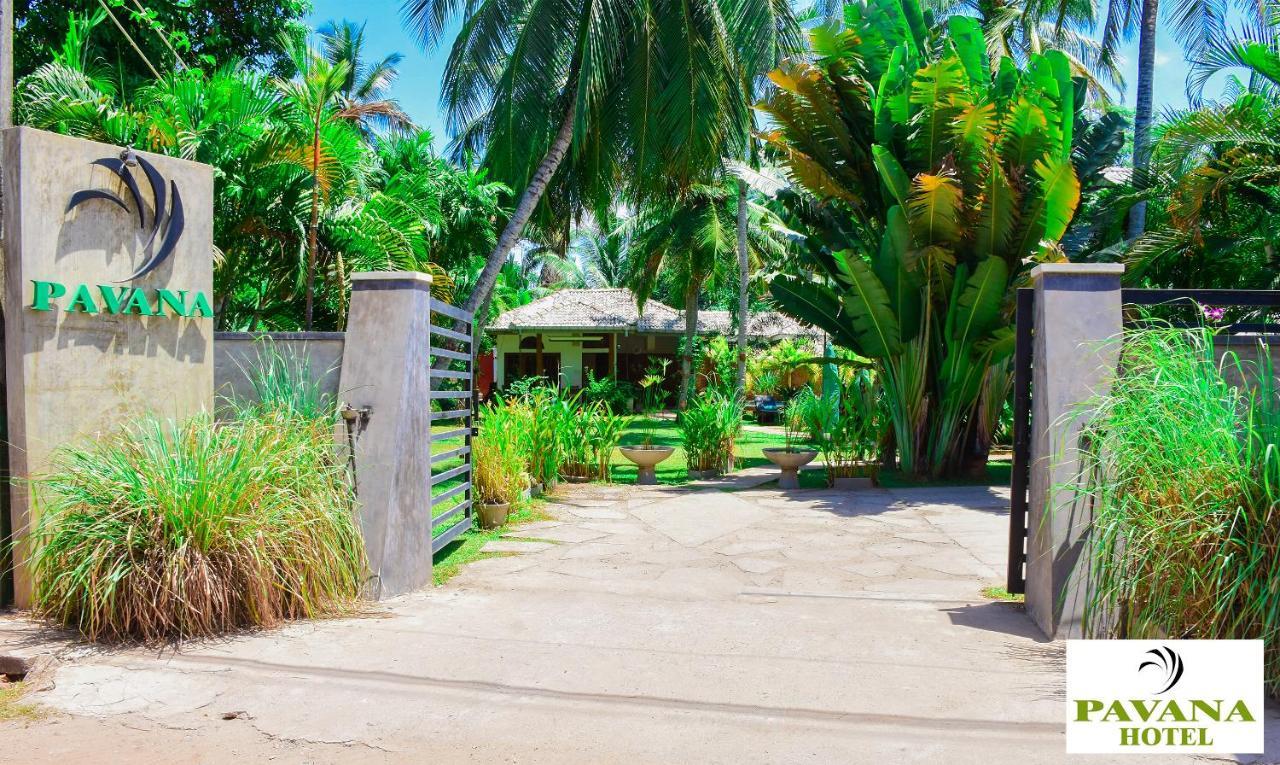 Pavana Hotel Negombo Exterior photo